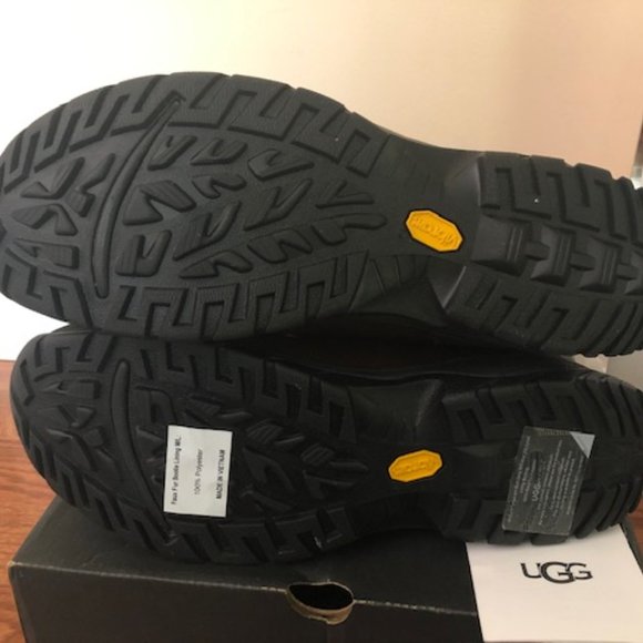 UGG Butte Chelsea waterproof fur leather boot. Cold weather boots. Size: 11, 12 - Picture 8 of 16